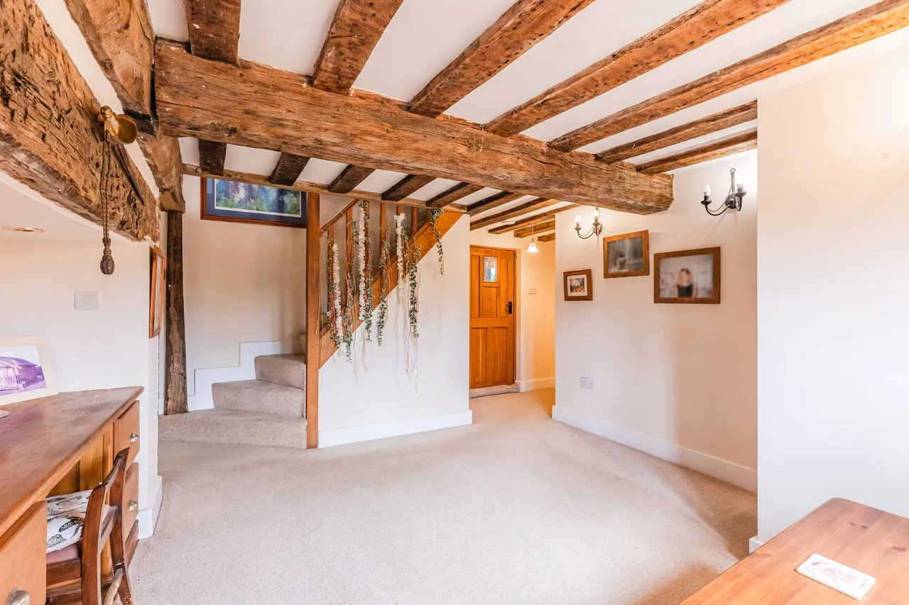 Enchanting Period Cottage in Merton, photo 9