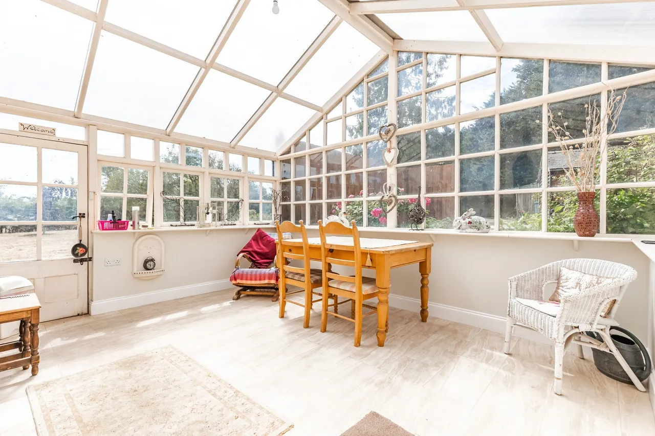 Enchanting Period Cottage in Merton, photo 8