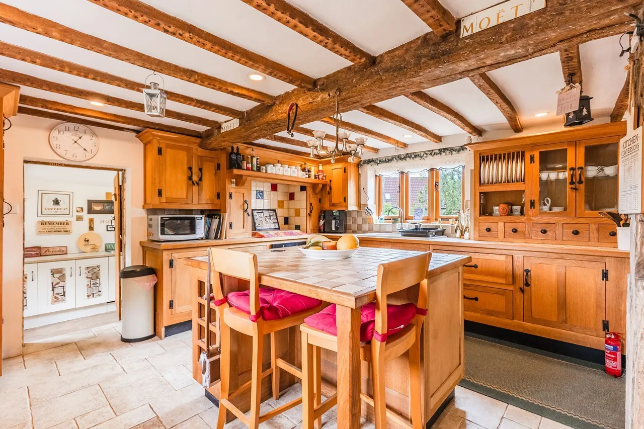 Enchanting Period Cottage in Merton, photo 6