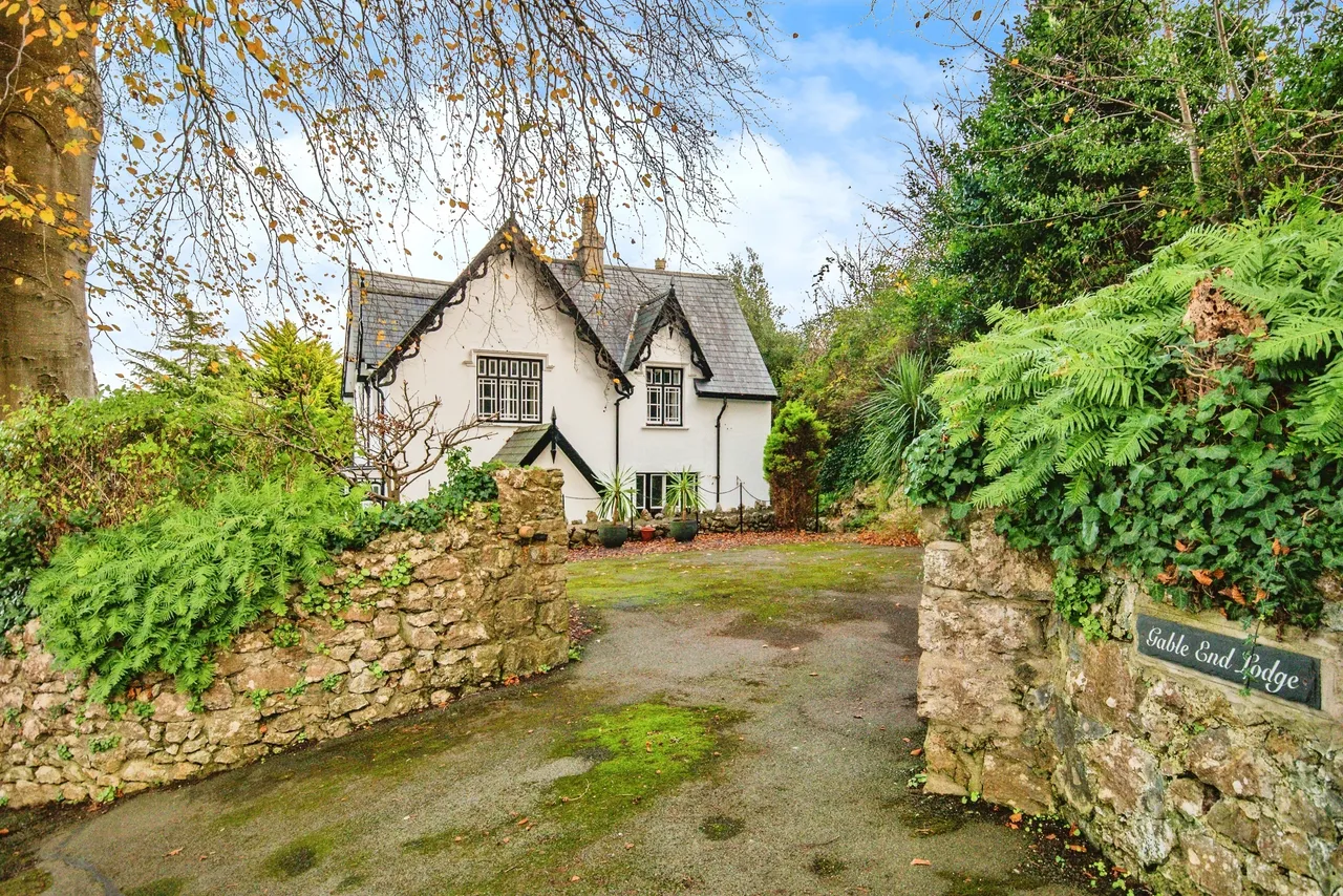3 bed house for sale, Heywood Lane, Tenby, SA70