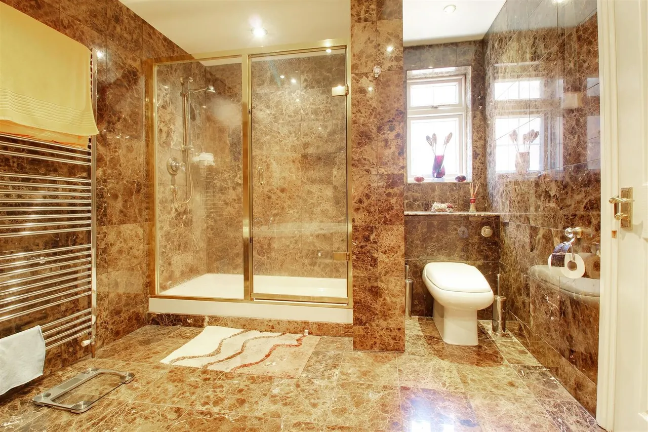 Mymms Drive, Brookmans Park, Hertfordshire AL9 7AE, photo 9