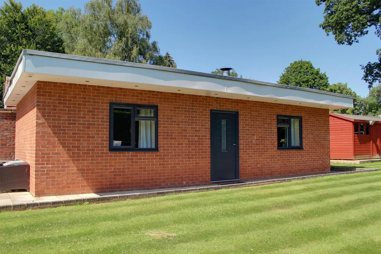 Mymms Drive, Brookmans Park, Hertfordshire AL9 7AE, photo 20