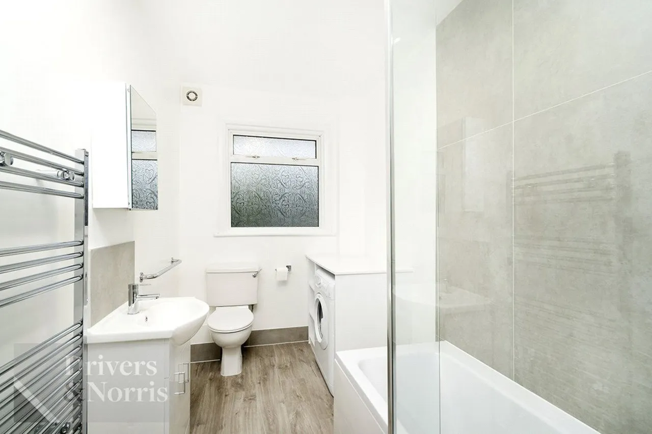 Hutton Grove, North Finchley, photo 4