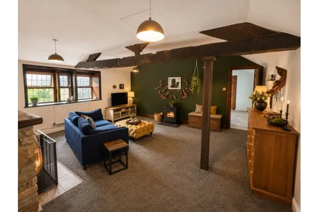 4 bed flat for sale, Market Street, Bradford, BD13