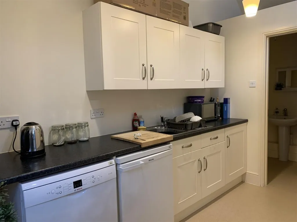 Bath Road, Wick, BS30, photo 12