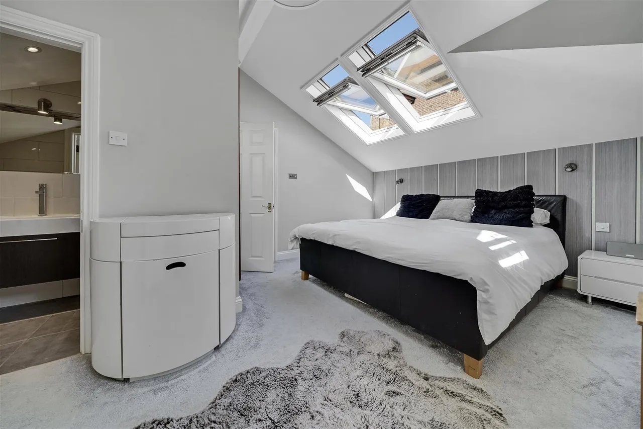 Daubeney Place, Hampton, TW12, photo 11