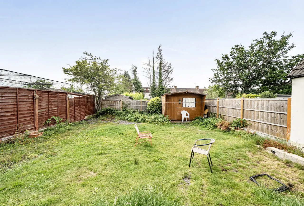 Ardleigh Green Road, Hornchurch, RM11 2SU, photo 2