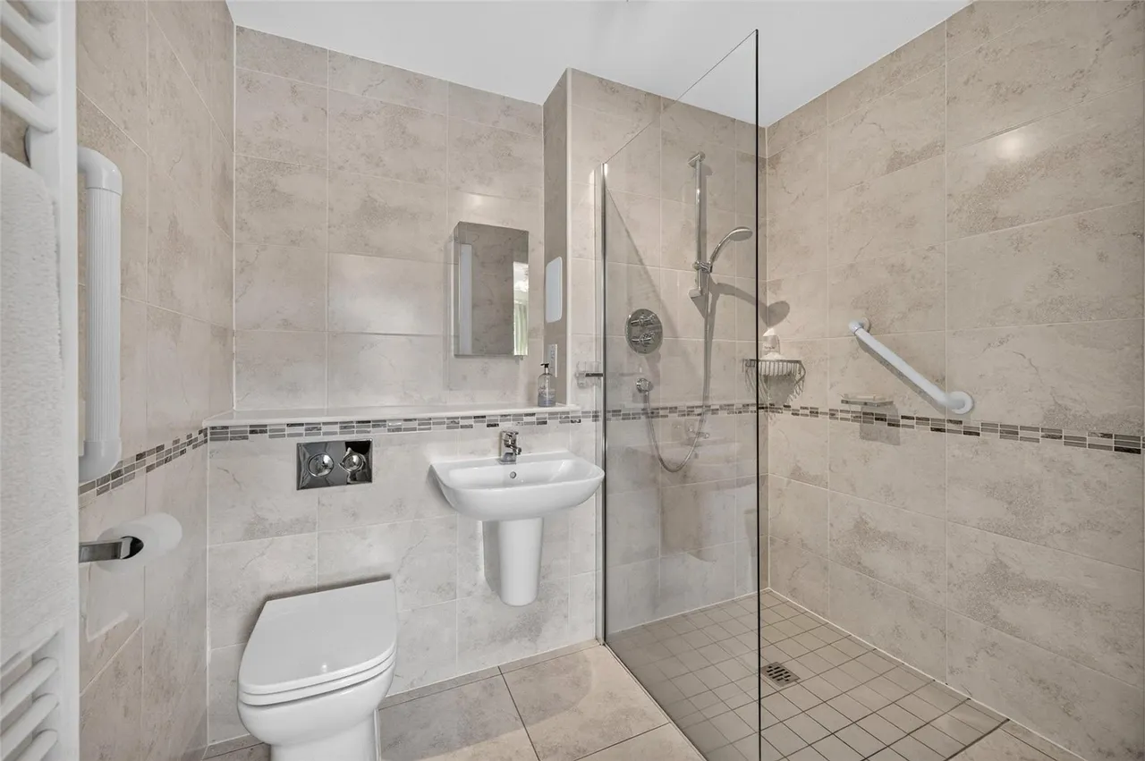 East Park, Inchmarlo, AB31, photo 12