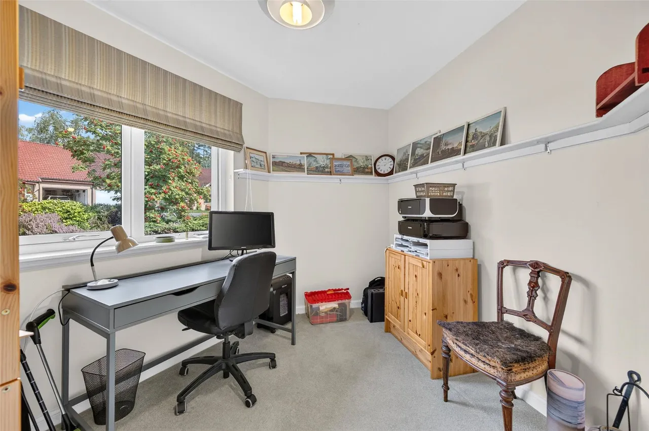East Park, Inchmarlo, AB31, photo 16