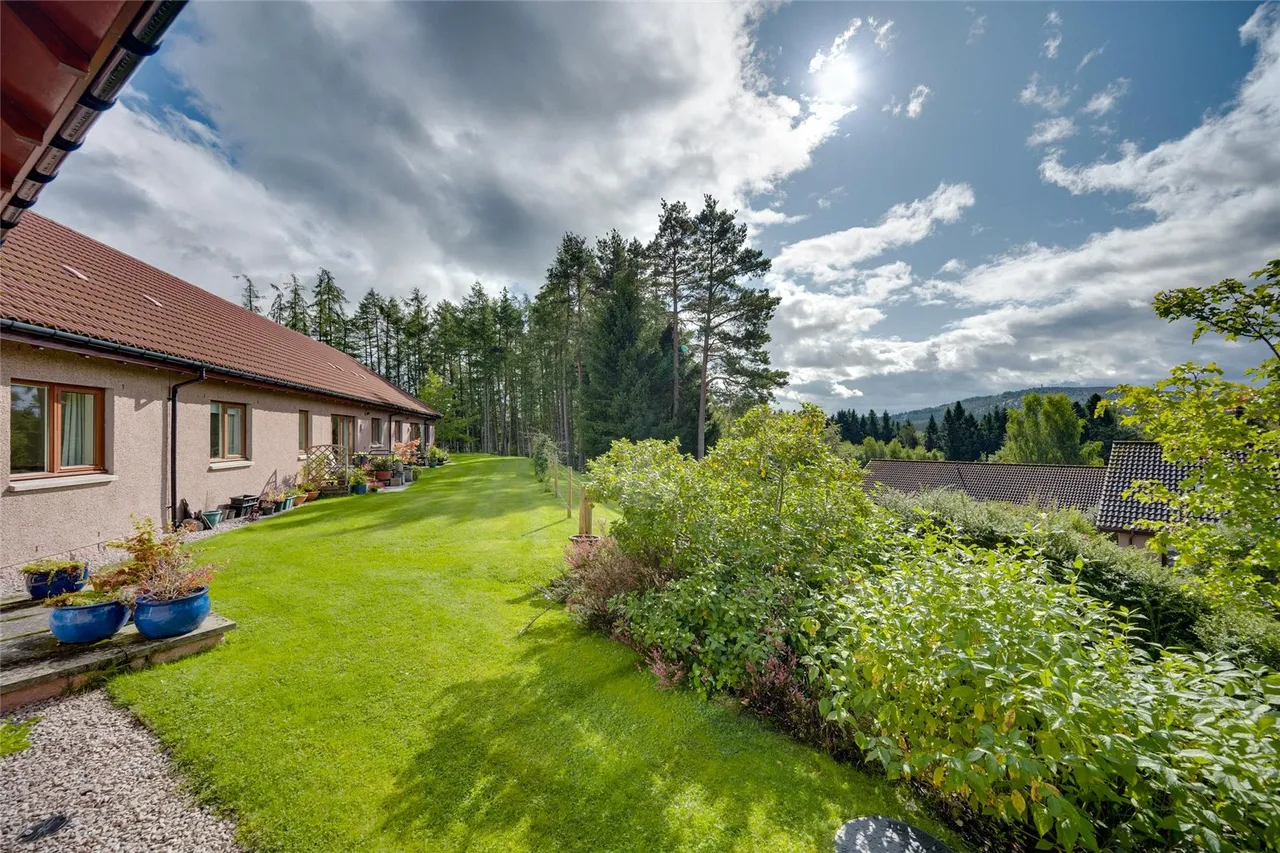 East Park, Inchmarlo, AB31, photo 22