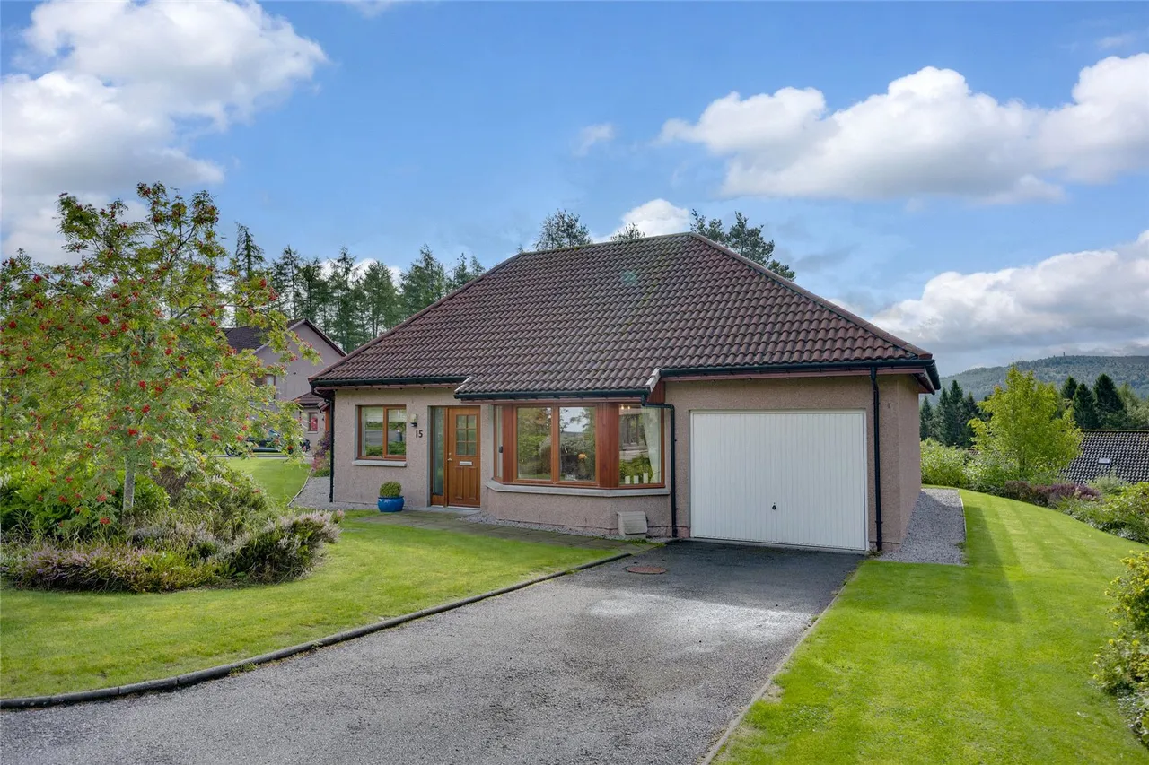 3 bed house for sale, East Park, Inchmarlo, AB31