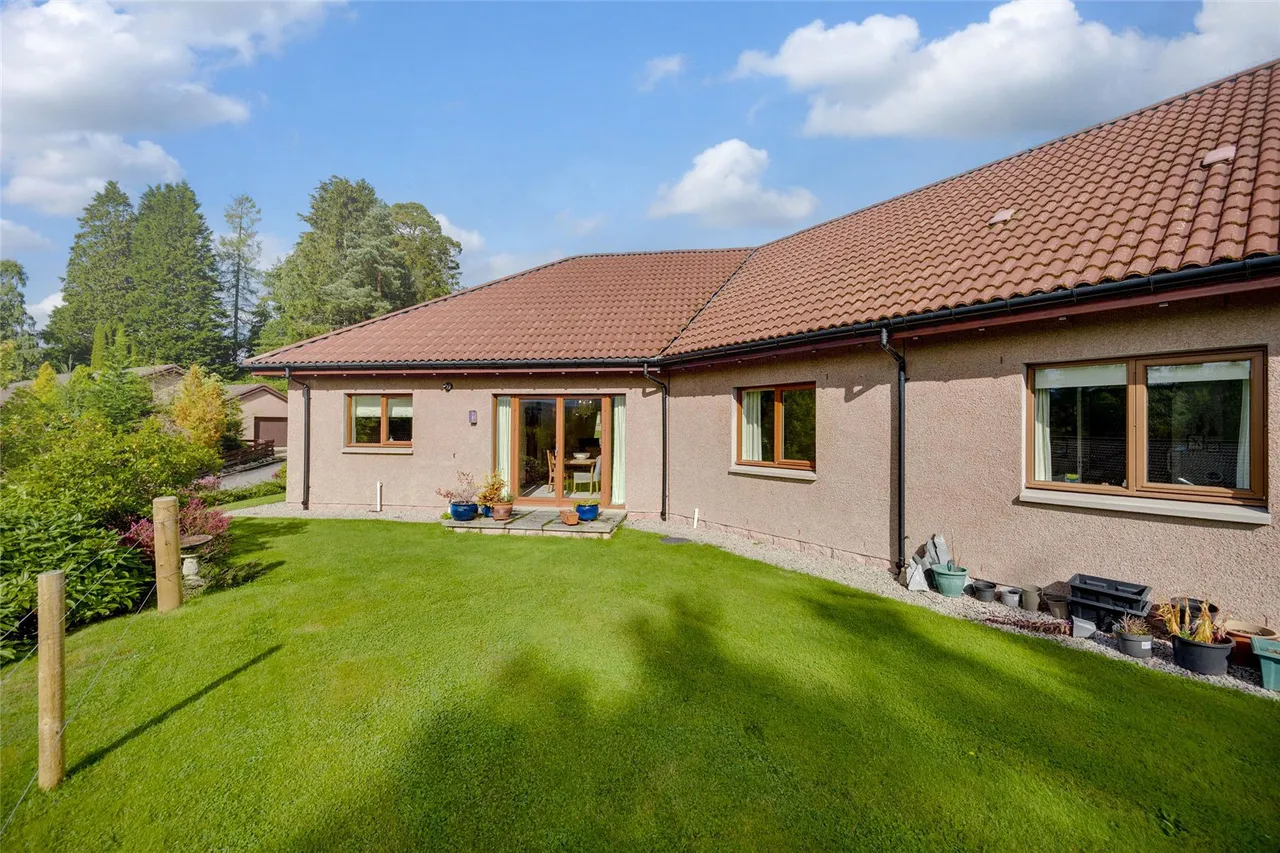 East Park, Inchmarlo, AB31, photo 20