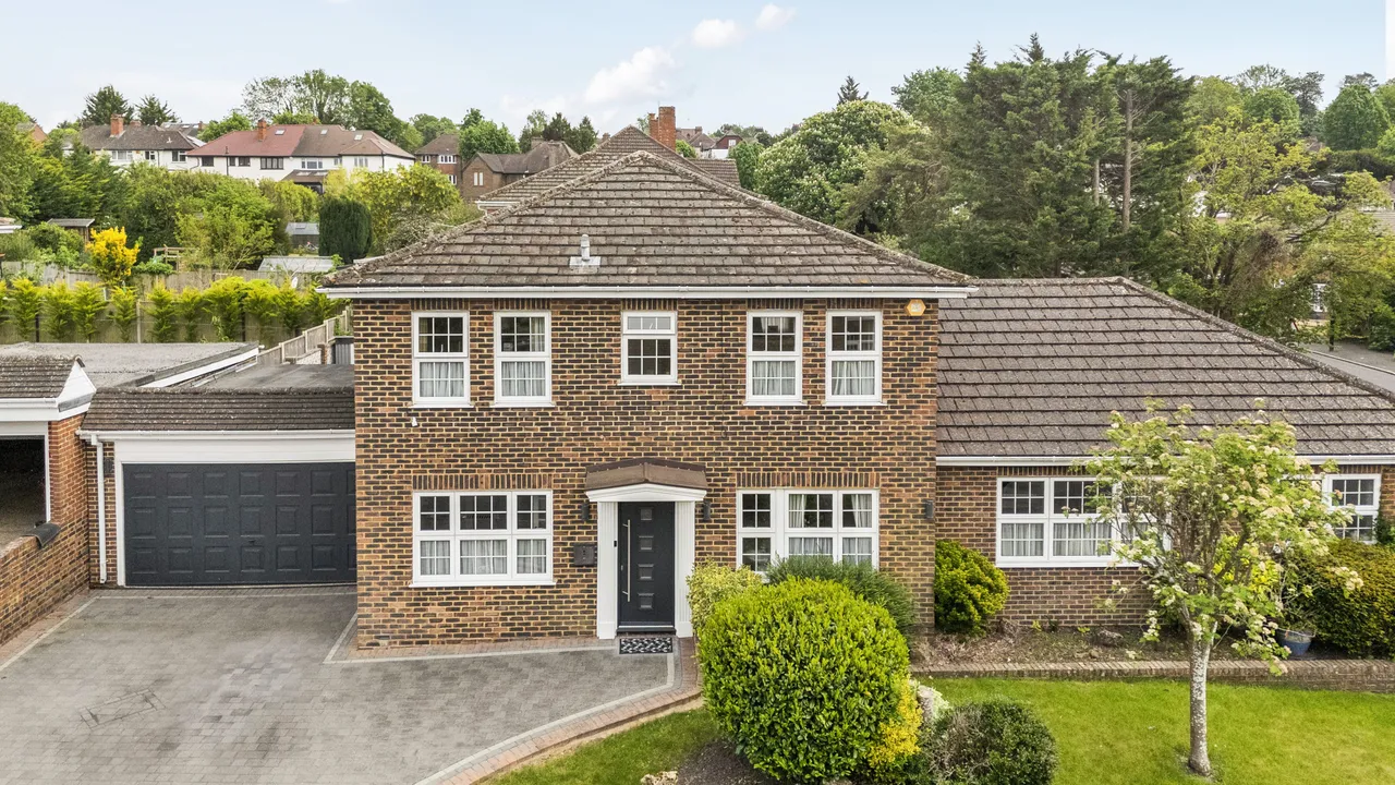 5 bed house for sale — Crozier Drive, South Croydon, CR2