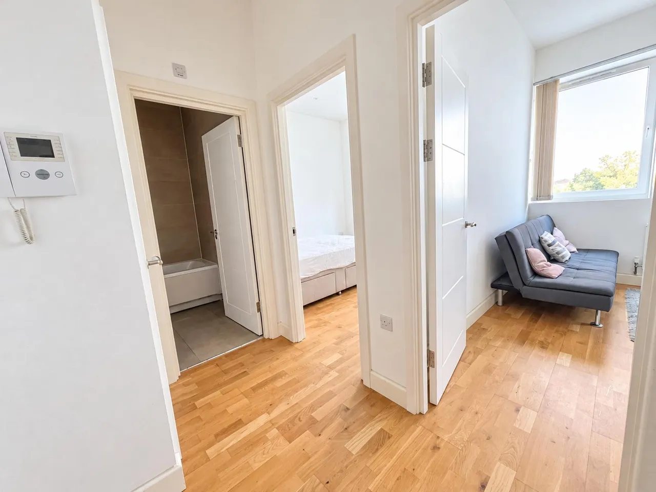 High Street, Slough, SL1, photo 6