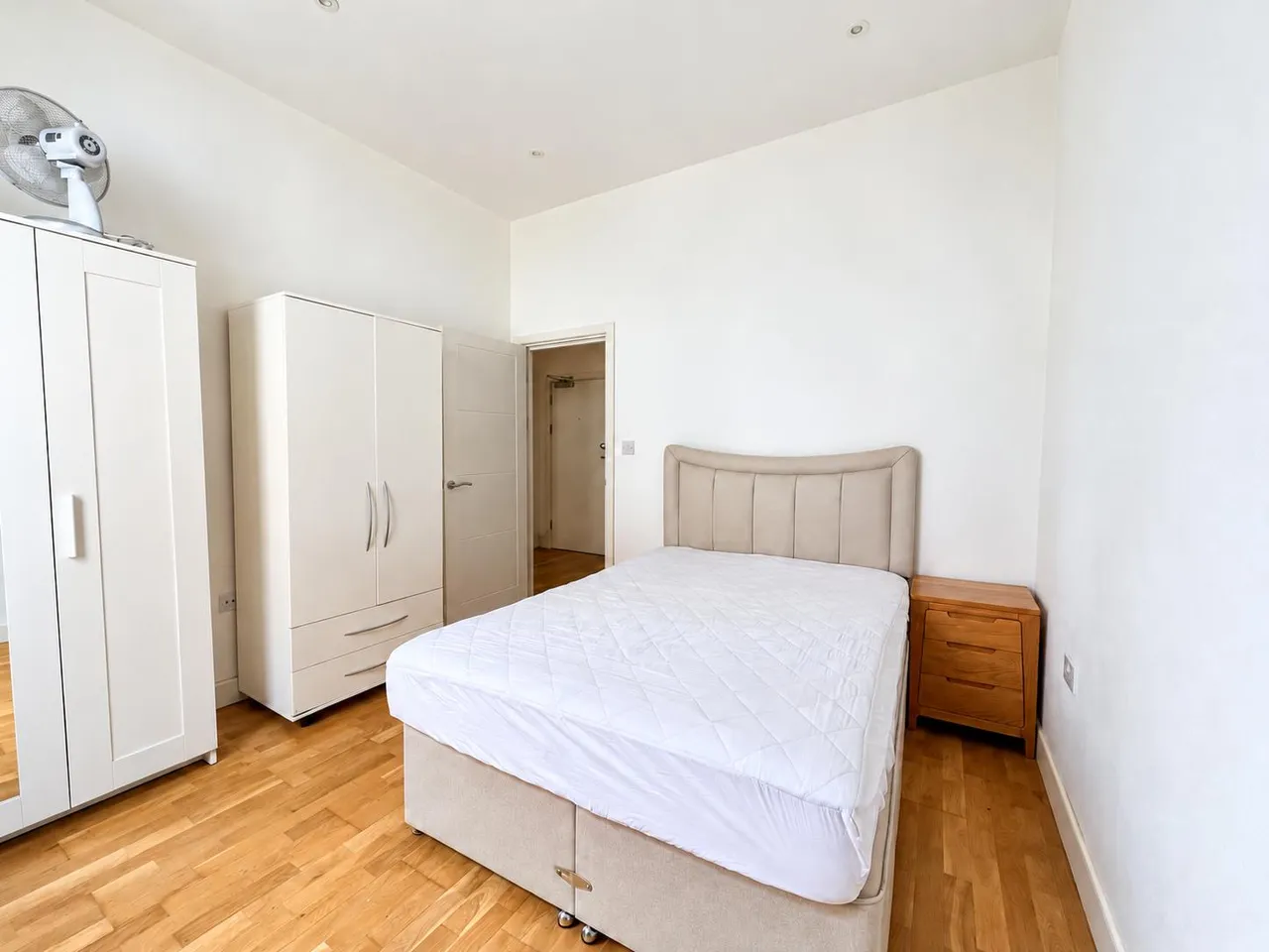 High Street, Slough, SL1, photo 7