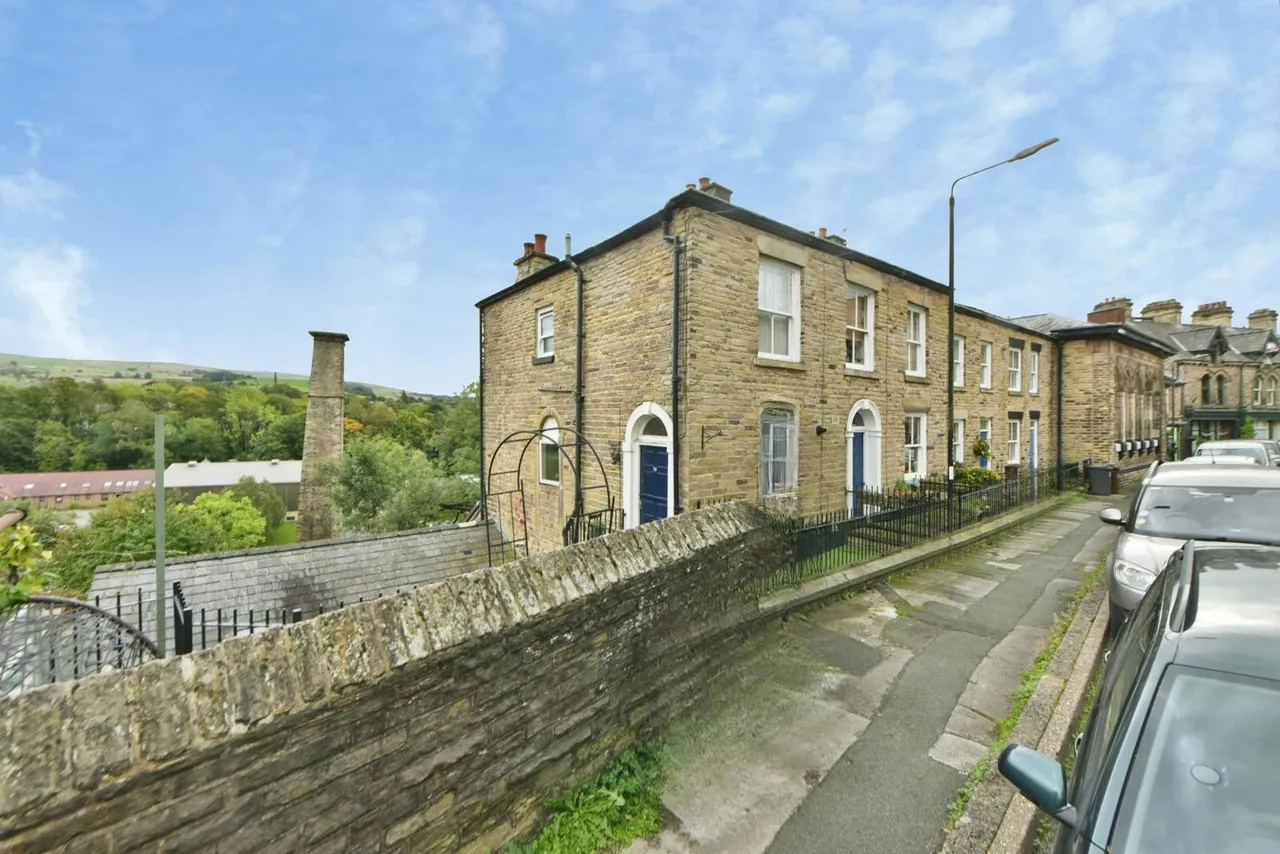 2 bed house for sale, High Street, New Mills, SK22
