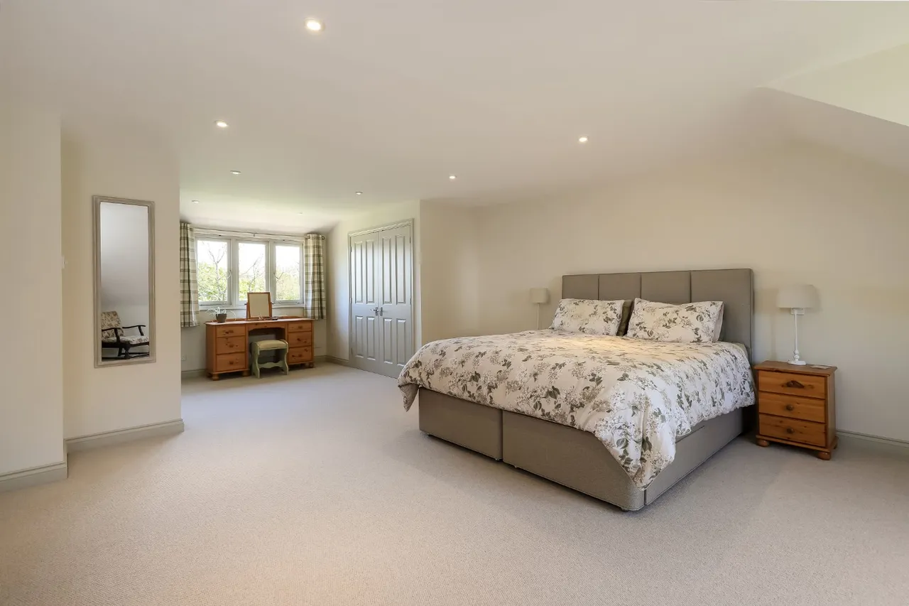 Chapel Hill, West Grimstead, Salisbury, Wiltshire, SP5 3SJ, photo 8