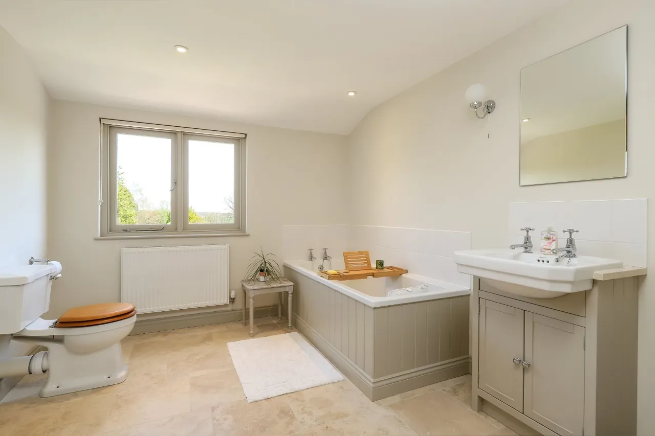 Chapel Hill, West Grimstead, Salisbury, Wiltshire, SP5 3SJ, photo 10