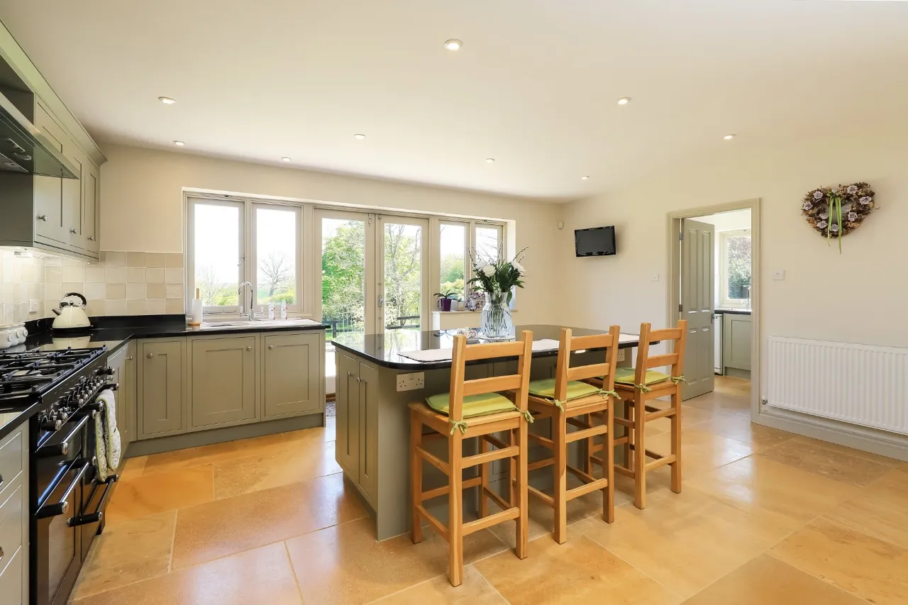 Chapel Hill, West Grimstead, Salisbury, Wiltshire, SP5 3SJ, photo 2