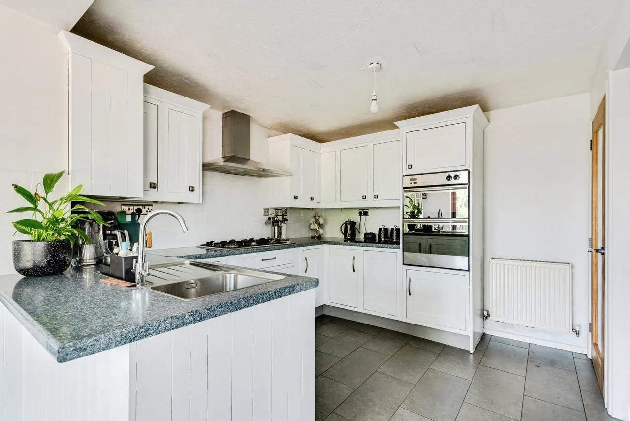 Southernwood Drive, SWINDON, Wiltshire, SN2, photo 8