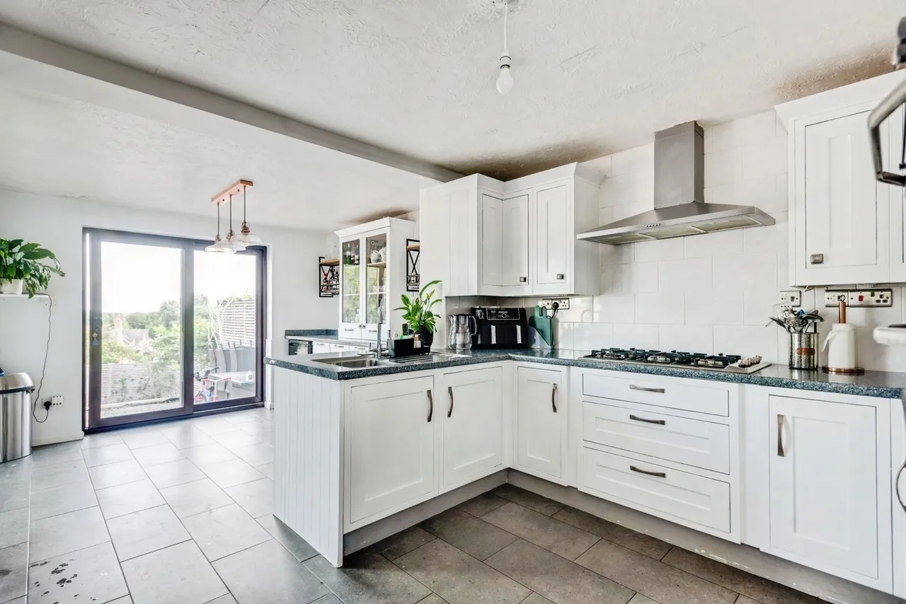 Southernwood Drive, SWINDON, Wiltshire, SN2, photo 6