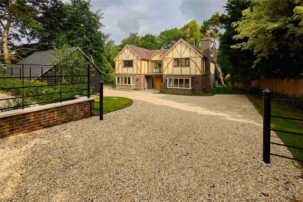 5 bed new development for sale — Oxford Road, Frilford, Abingdon, Oxfordshire, OX13 5NR