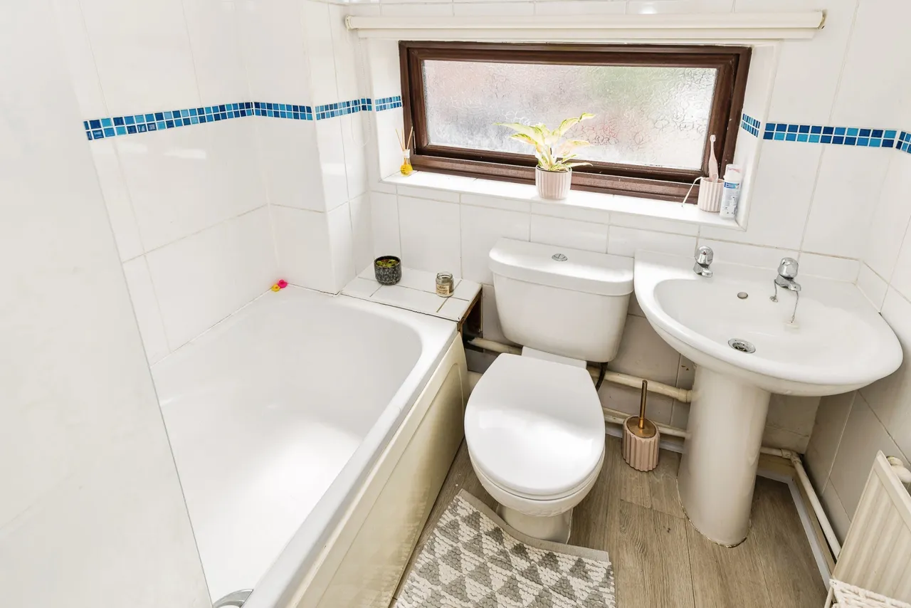 Wroxham Close, Chester, photo 10