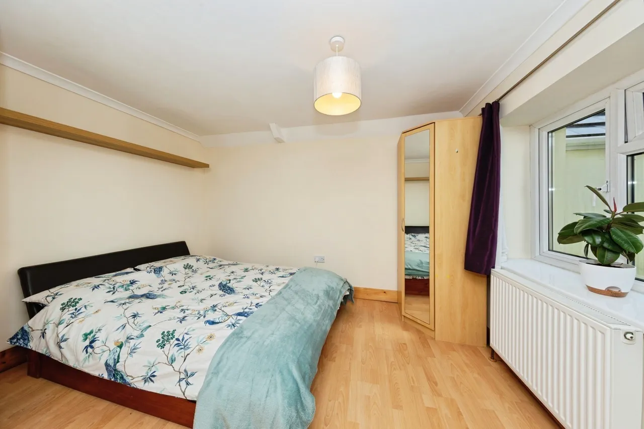 Heol Y Meinciau, Pontyates, SA15, photo 13