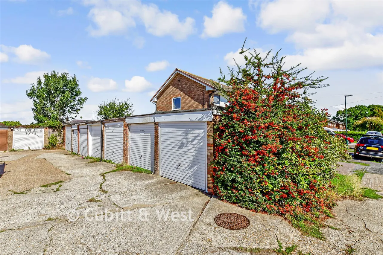 Burchett Walk, Bognor Regis, PO21, photo 11