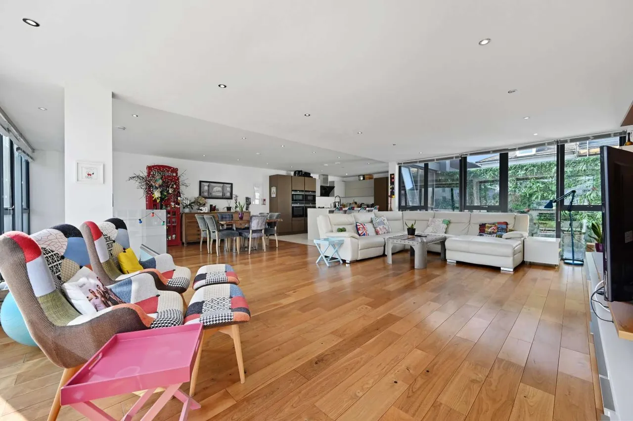 4 bed house for sale, St. Stephen's Avenue, London, W12