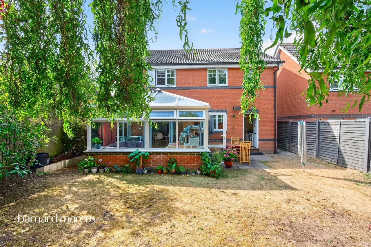 Woodall Close, Chessington, KT9, photo 16