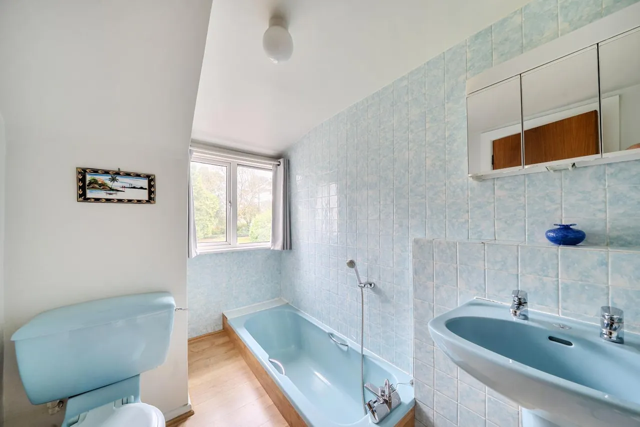 Leven Avenue, BH4, photo 18