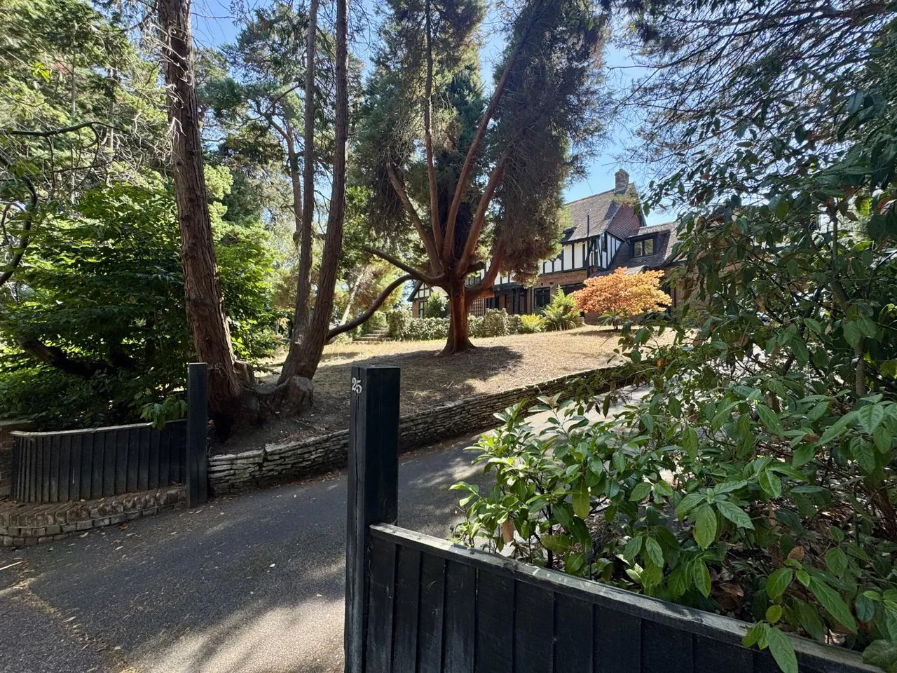 Leven Avenue, BH4, photo 26