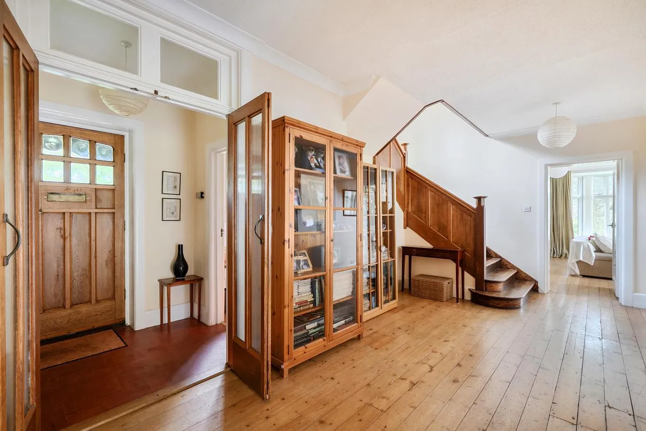 Leven Avenue, BH4, photo 5