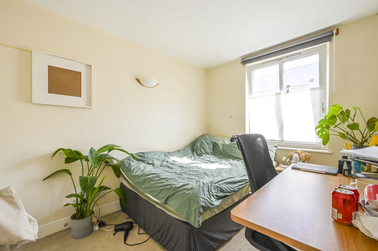 Flat 409 Cornell Building, 1 Coke Street, London, photo 4