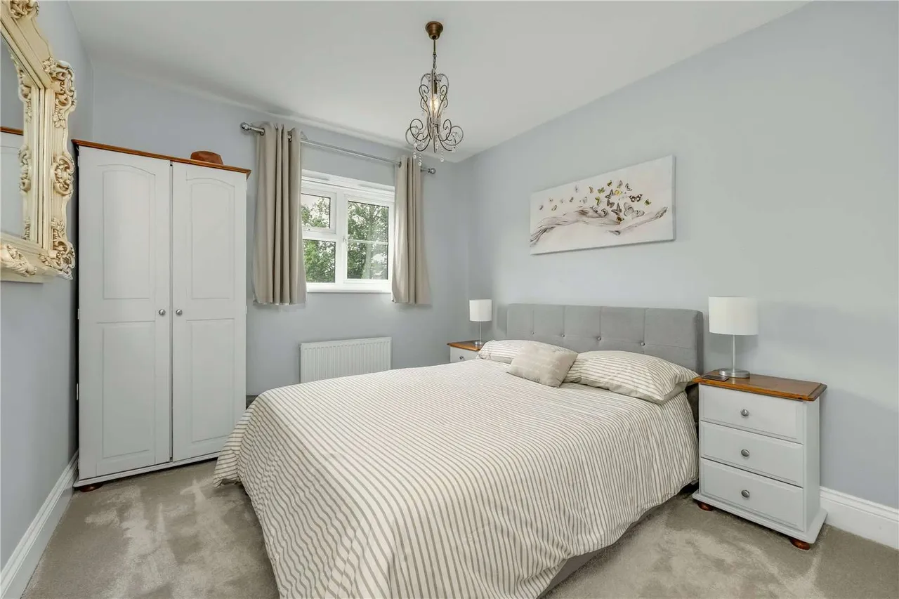 Furnival Close, Virginia Water, Surrey, GU25 4HR, photo 9