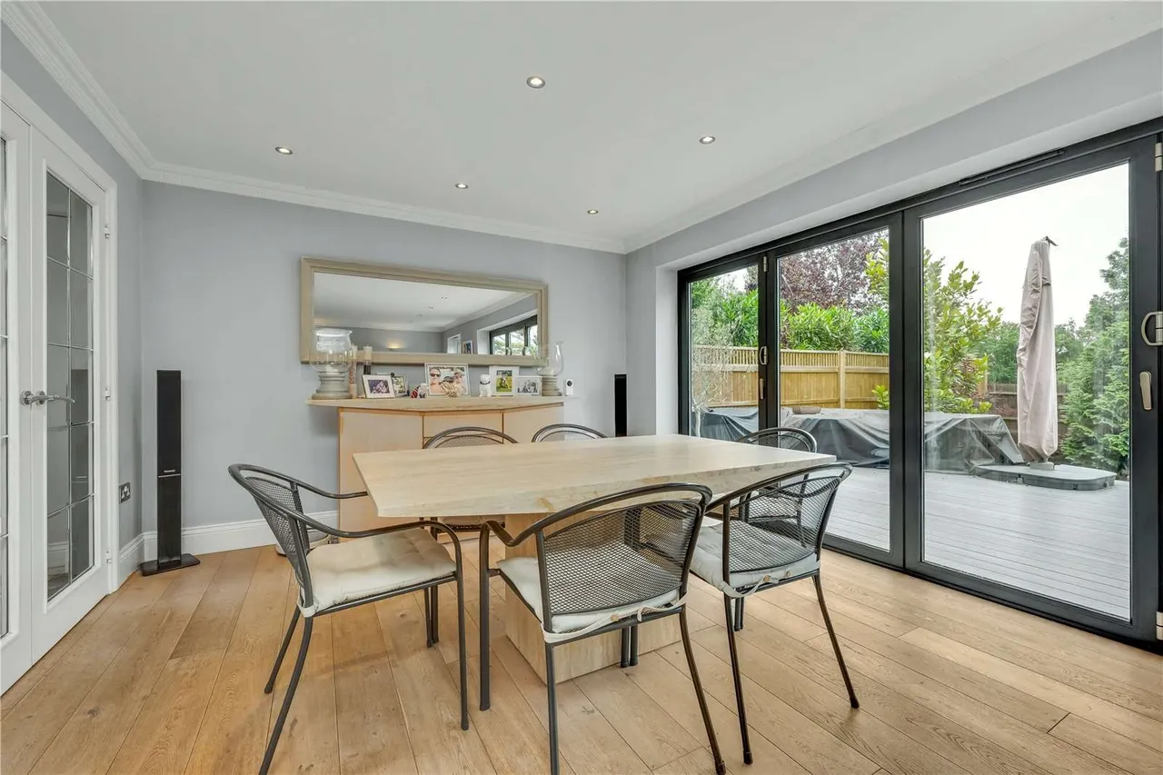 Furnival Close, Virginia Water, Surrey, GU25 4HR, photo 6