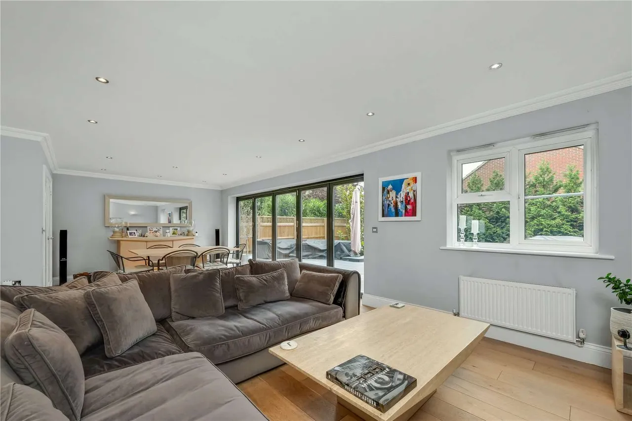 Furnival Close, Virginia Water, Surrey, GU25 4HR, photo 4
