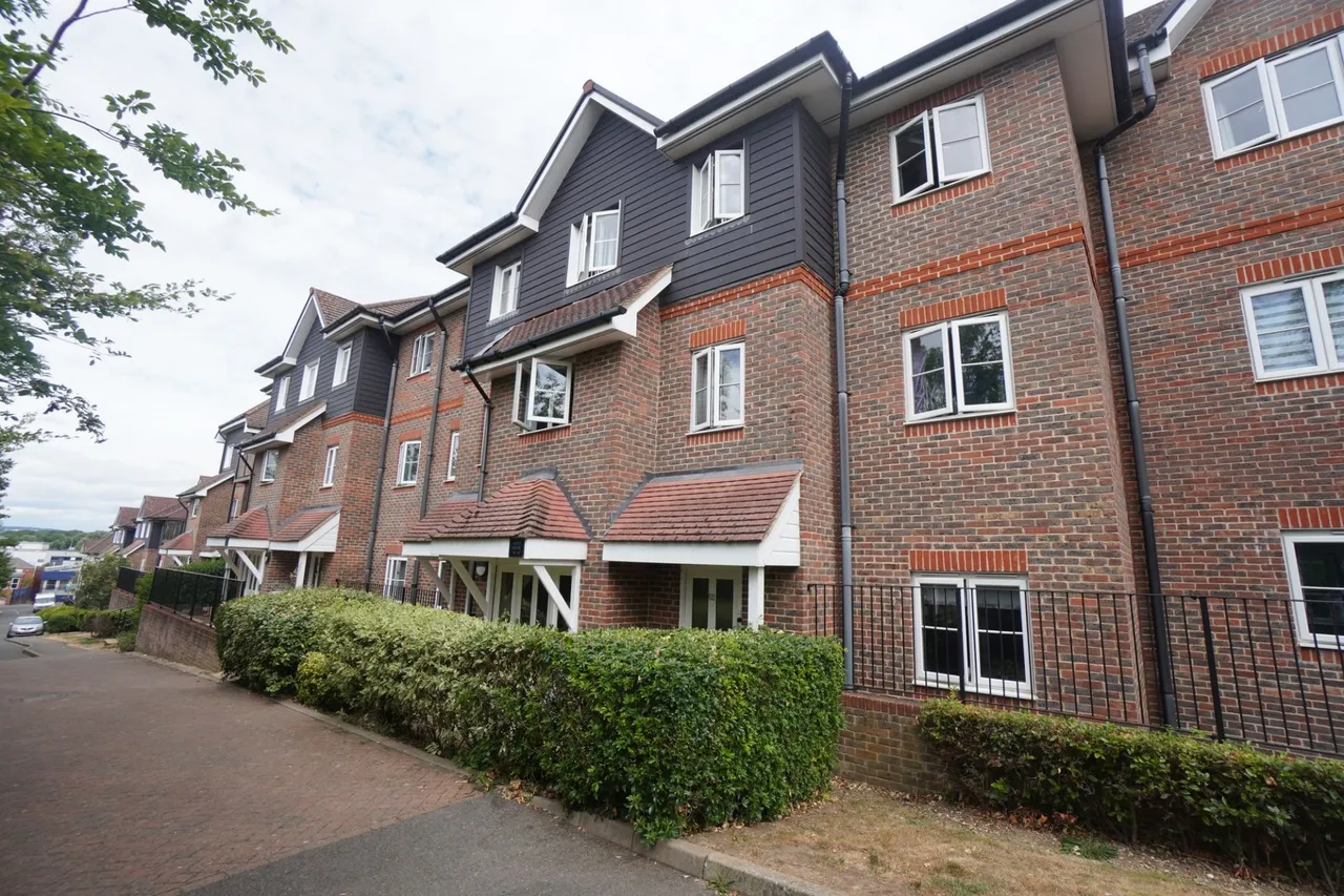2 bed flat for sale, Freer Crescent, Aspen Court, HP13