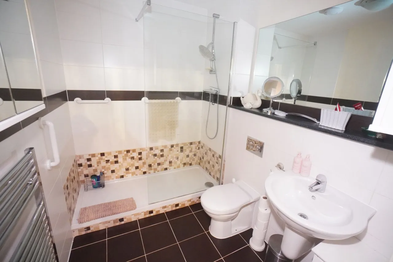 Freer Crescent, Aspen Court, HP13, photo 9