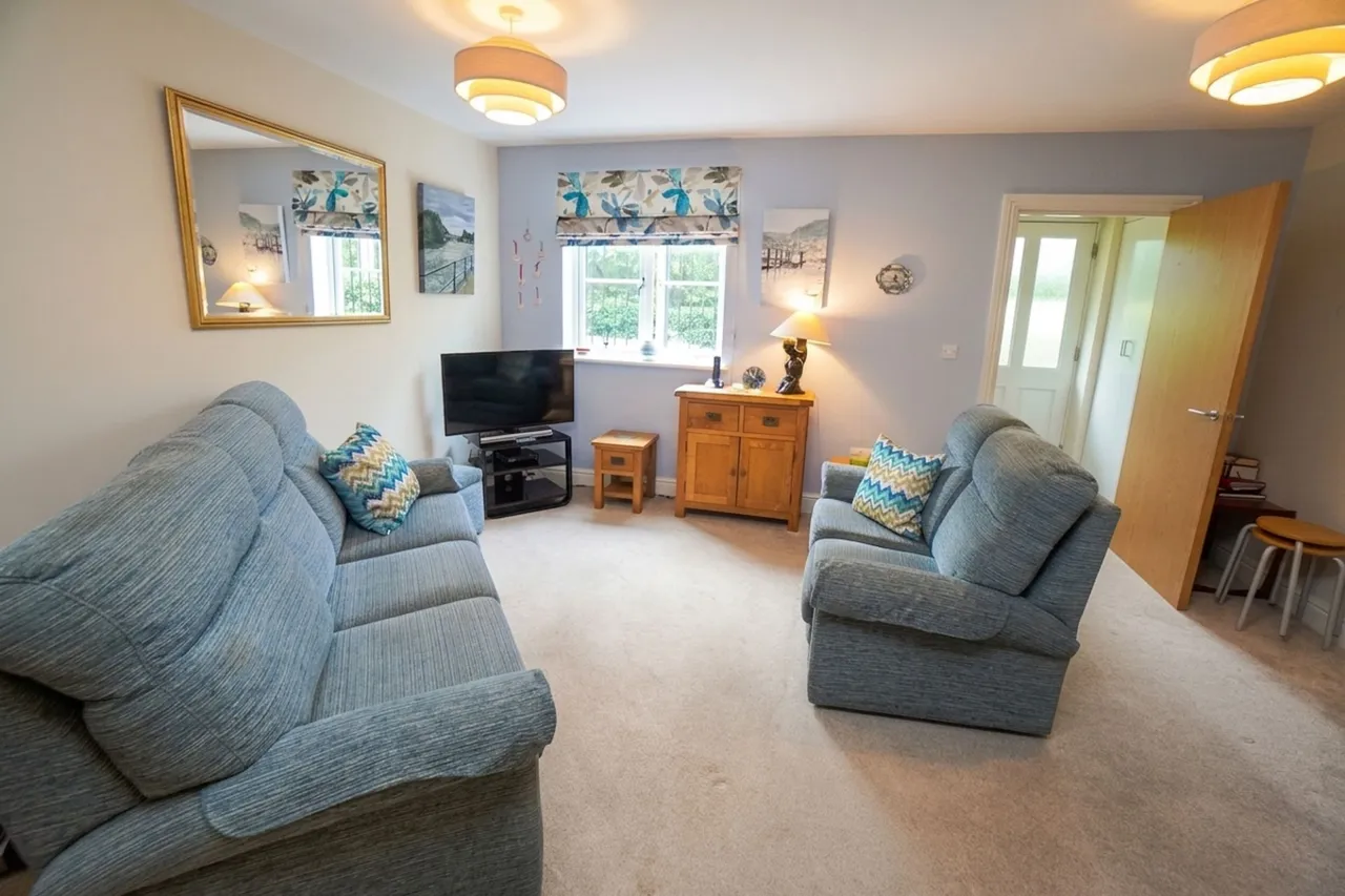 Freer Crescent, Aspen Court, HP13, photo 3