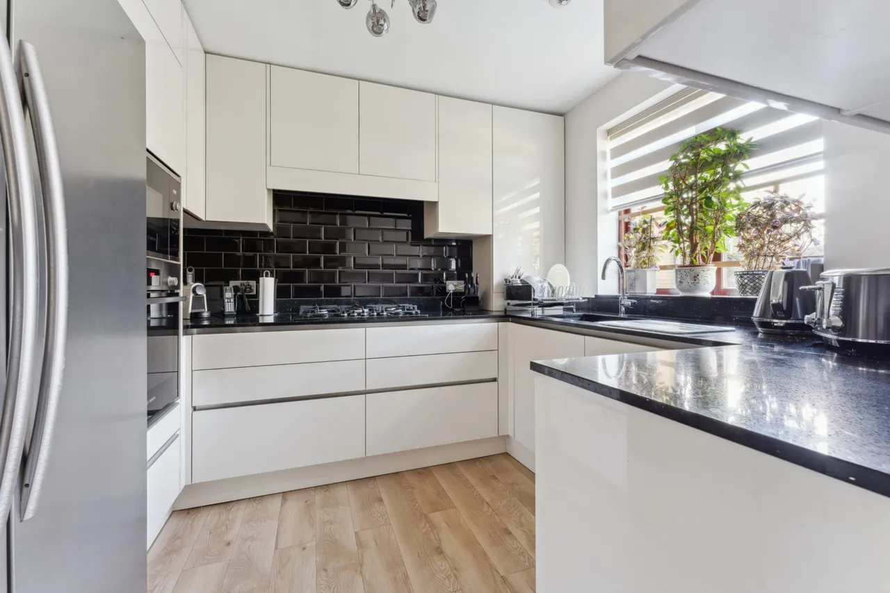 The Cloisters, High Street, Bushey, Bushey, WD23 3HH, photo 3