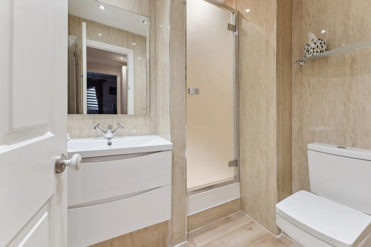 The Cloisters, High Street, Bushey, Bushey, WD23 3HH, photo 6