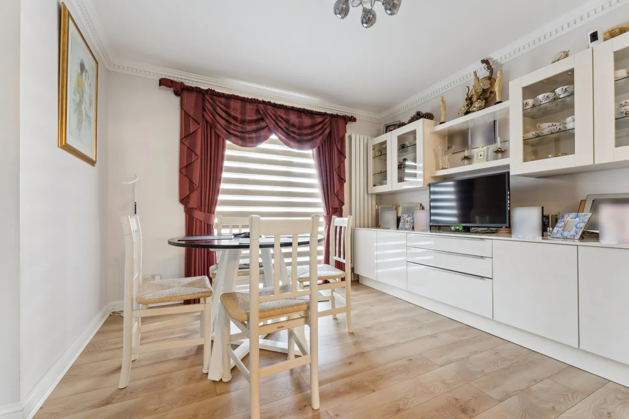 The Cloisters, High Street, Bushey, Bushey, WD23 3HH, photo 5