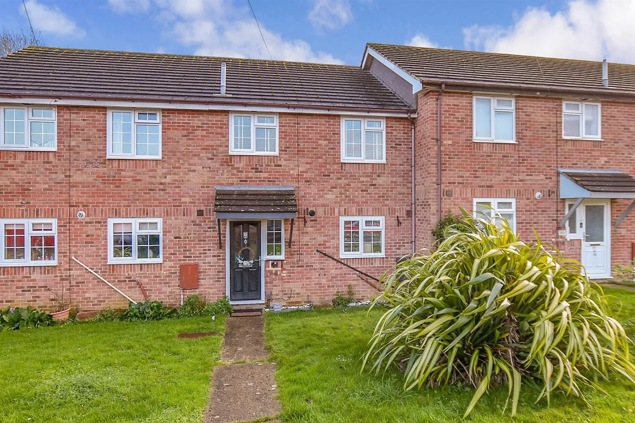 3 bed house for sale, Solent Gardens, Binstead, PO33