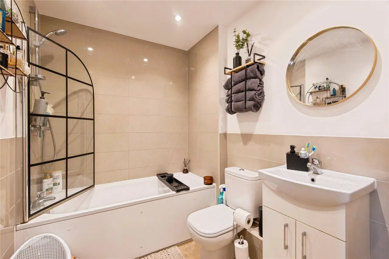 Giles Crescent, Stevenage, Hertfordshire, SG1, photo 12