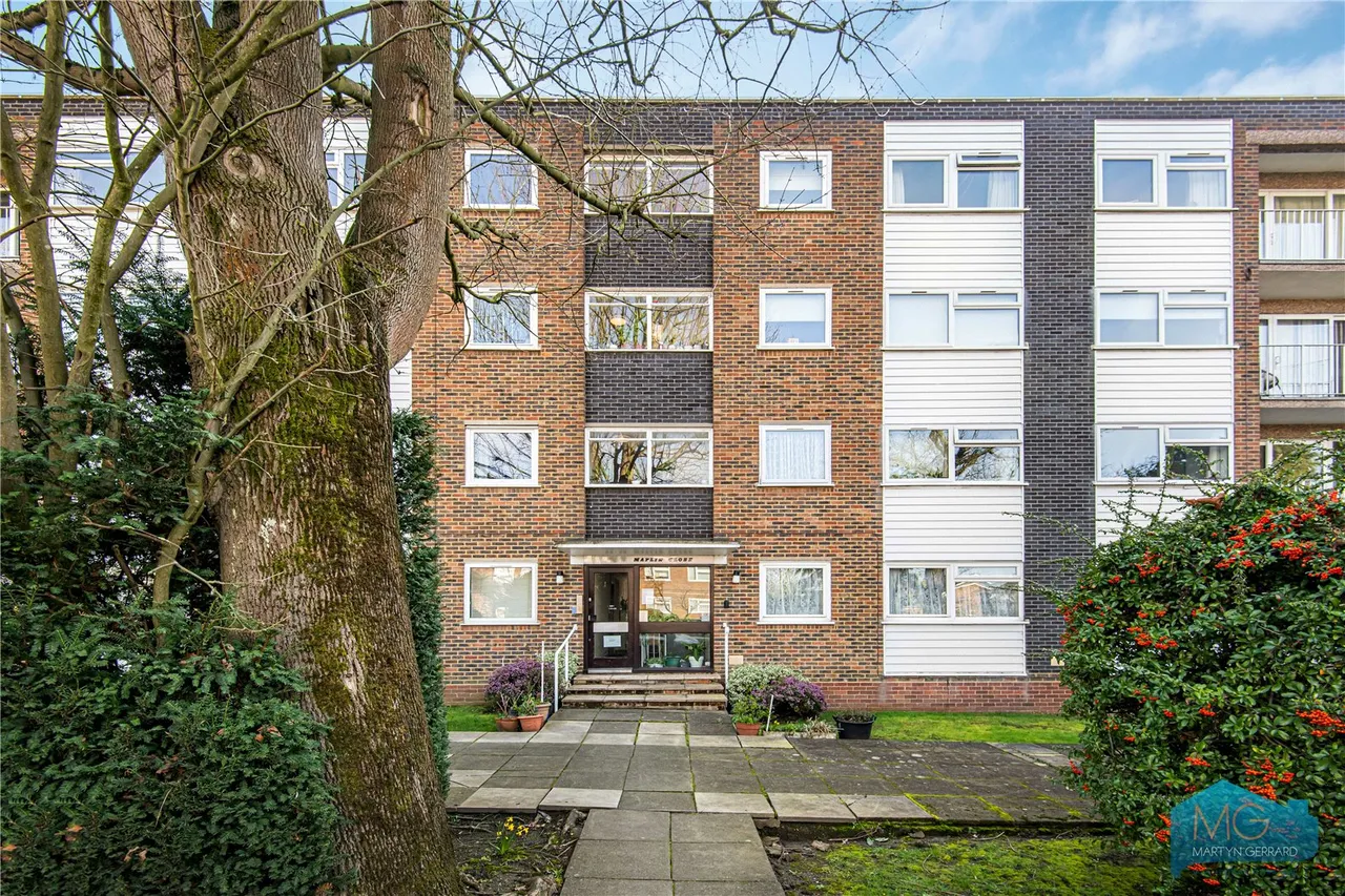 3 bed flat for sale, Maplin Close, London, N21