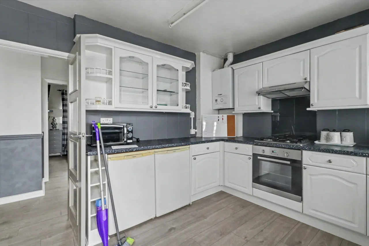 Courtway Drive, Sneyd Green, ST1, photo 2