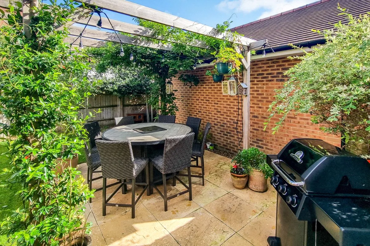 Yeomans Bridge Crescent, Ash, Guildford, Surrey, GU12 6FQ, photo 18