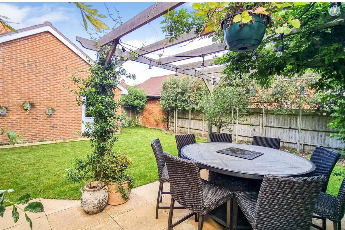 Yeomans Bridge Crescent, Ash, Guildford, Surrey, GU12 6FQ, photo 17